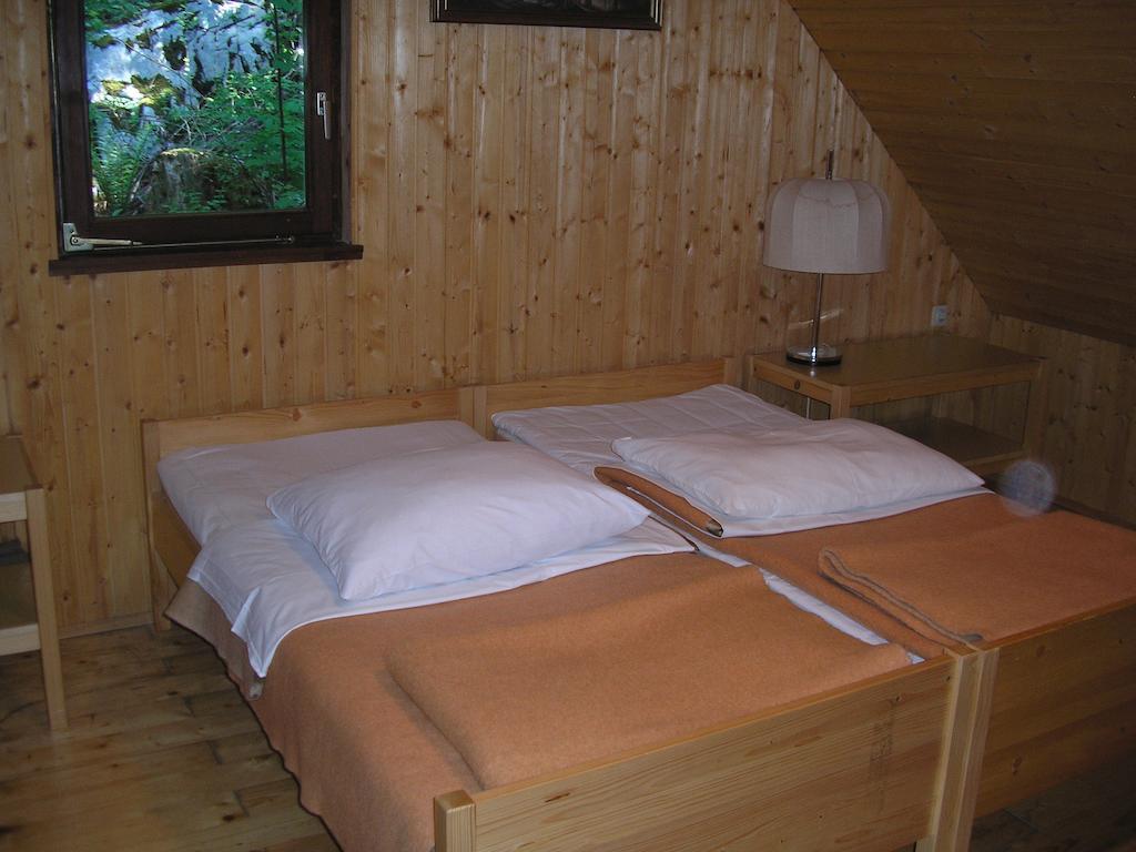 Camping Pivka Jama Postojna Hotel Phòng bức ảnh